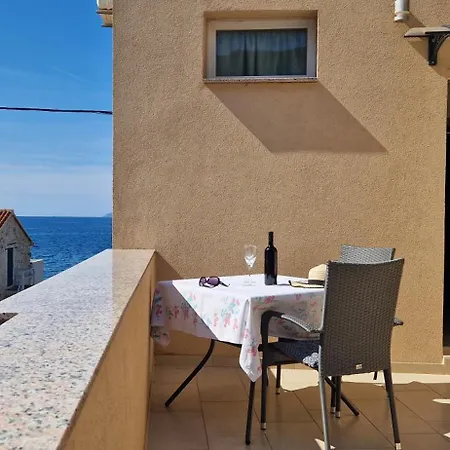 Seaview Bambo Komiža